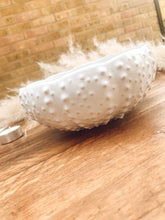 Load image into Gallery viewer, Shell bowl | serving bowl | salad bowl | decorative bowl | al fresco style