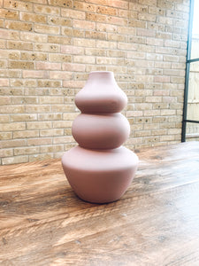 Soft old pink | decorative vase | smooth matt finish