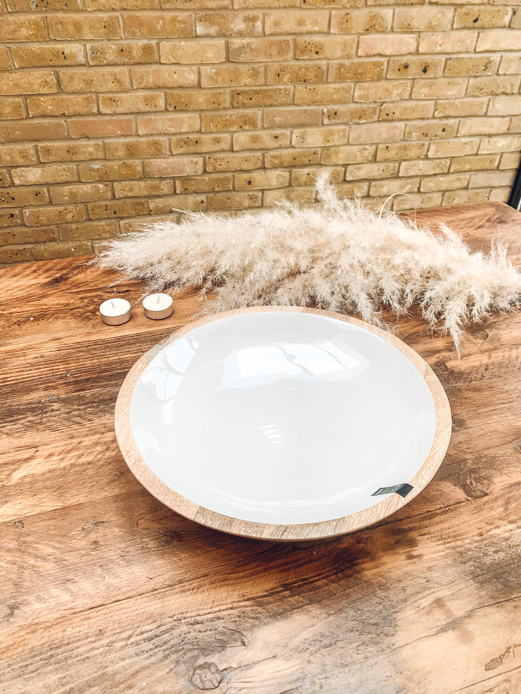 Neutral mango wood and light grey | statement bowl