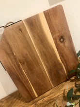 Load image into Gallery viewer, Round wooden board | natural acacia | cheese board | serving plank | serving board | antipasti board
